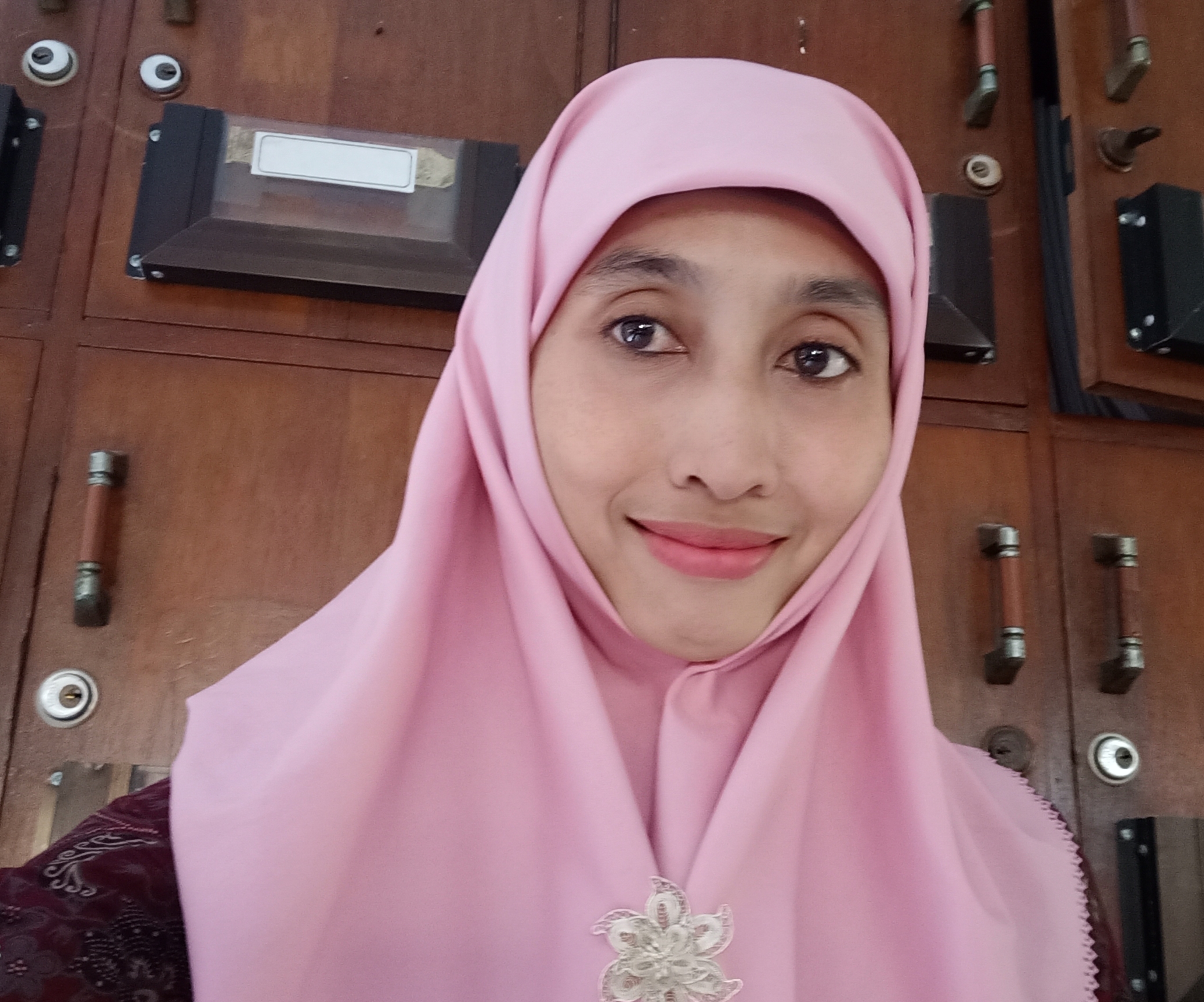 Hj. Roudlotul Jannah, S.Ag., M.Si